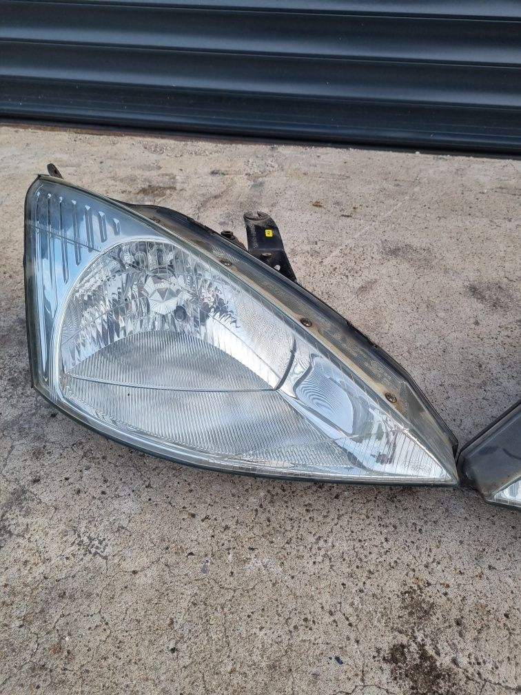 Lampa przednia ford focus mk1