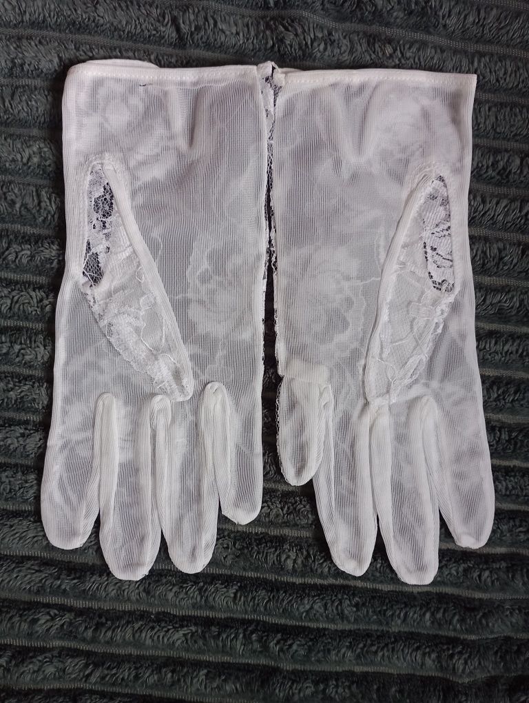 Koronkowe krótkie białe rękawiczki Lolita Coqettee Glamour