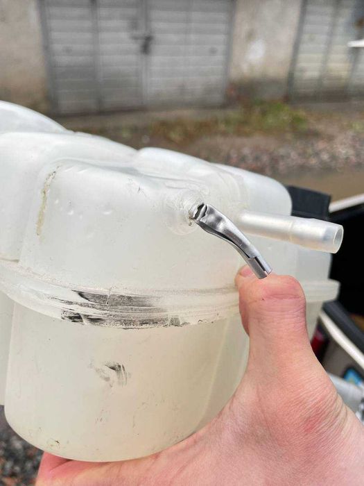 Продам расширительный бачек ford escape 2020 hibryd