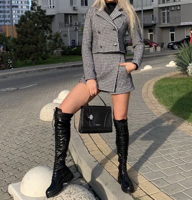 Костюм, піджак і спідниця-шорти