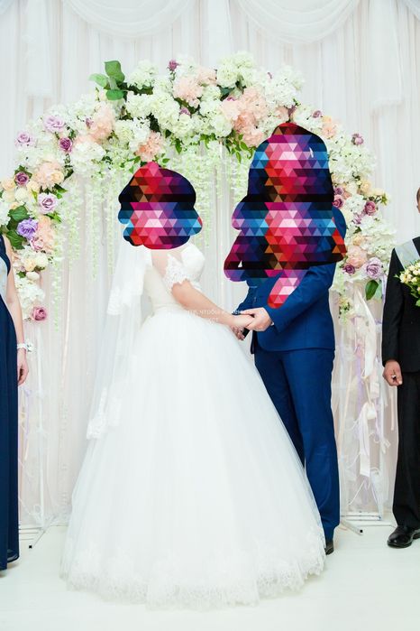 Продаю свою весільну сукню.