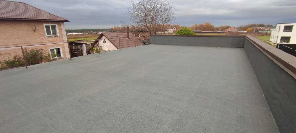 Коттедж з бомбоупорним дахом в Любимовке (Гуровщина) – 15 км от Киева!