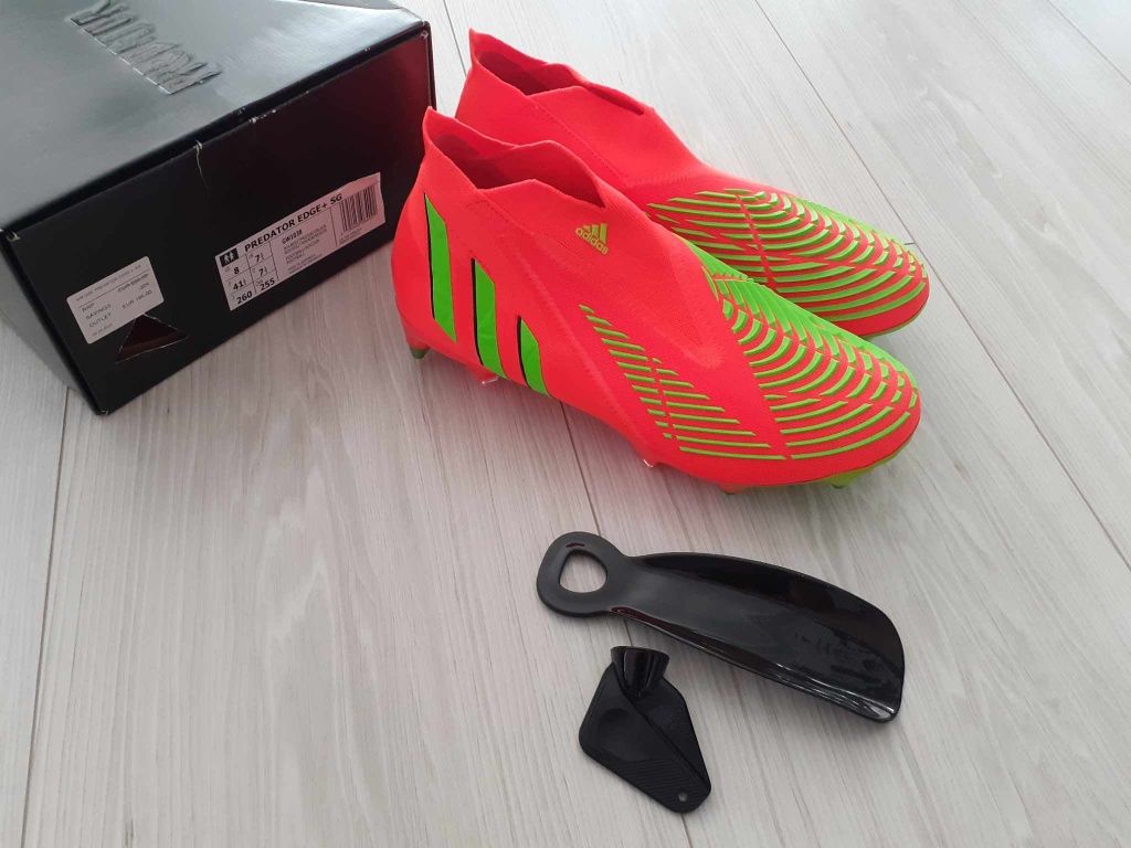 Profesjonalne buty piłkarskie, korki Adidas Predator EDGE+SG r.41 1/3