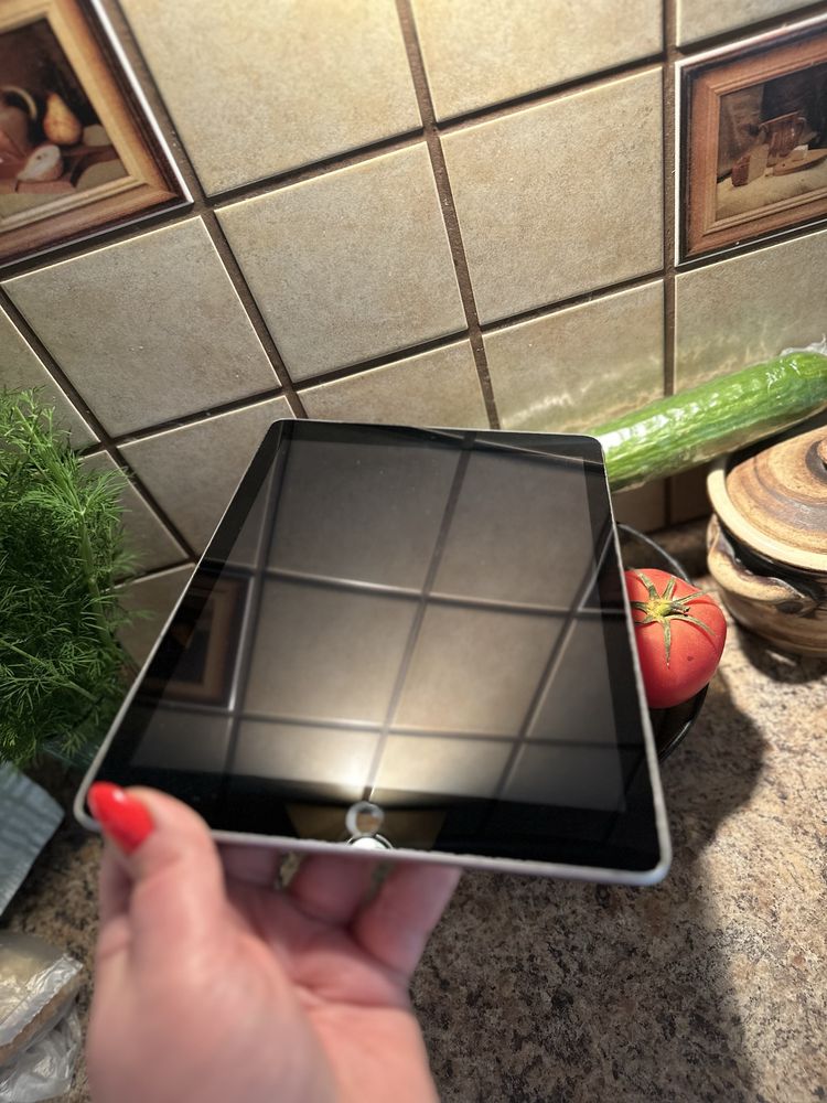 Tablet iPad Apple Retina 10” - TOUCH ID - PROCREATE