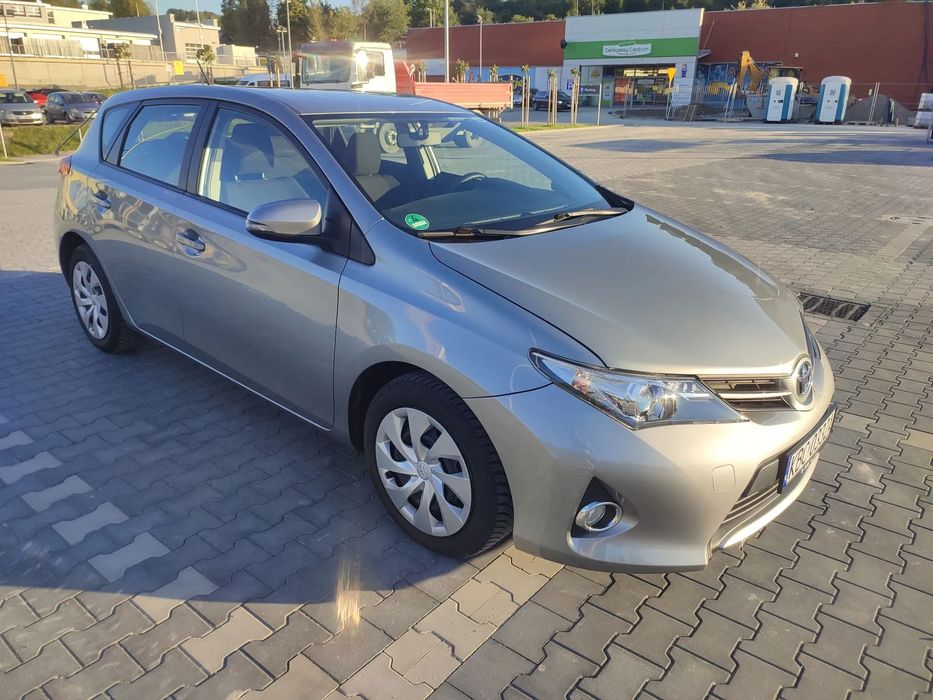 Toyota Auris Super stan, niski przebieg!