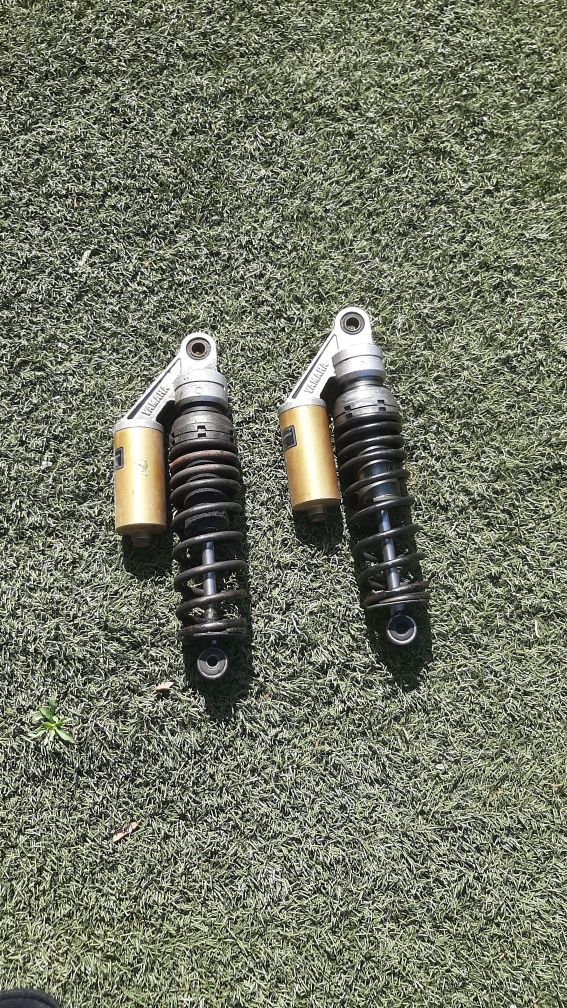 Yamaha XJR banco e amortecedores