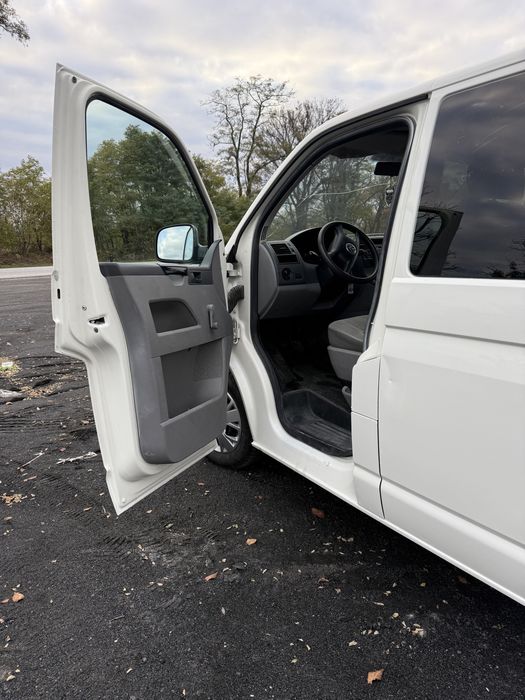 Авто Volkswagen Transporter T5 пасажир 8+1 1.9 TDI
