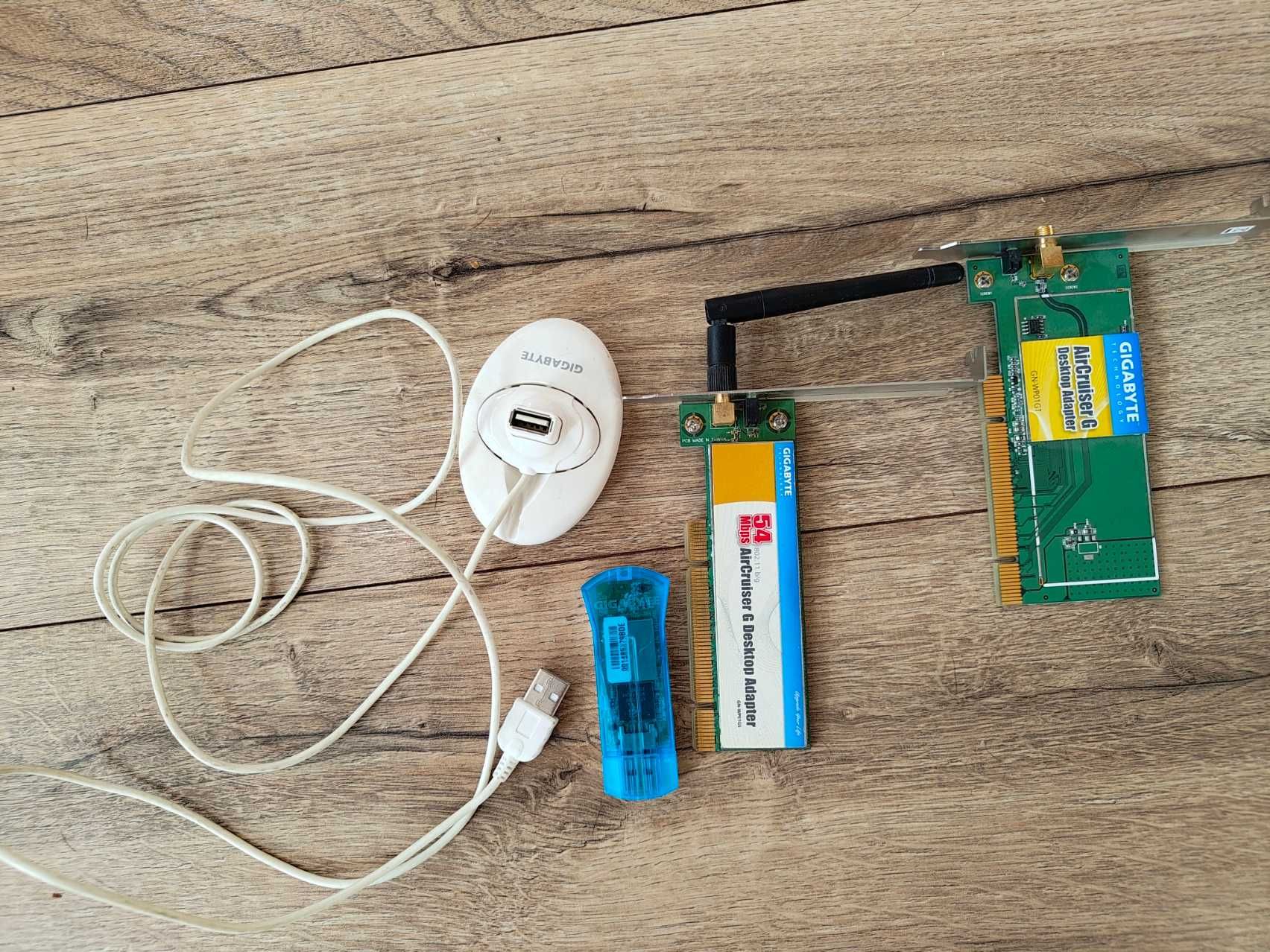 Stare podzespoły komputerowe PC Retro karty sieciowe Wi-Fi