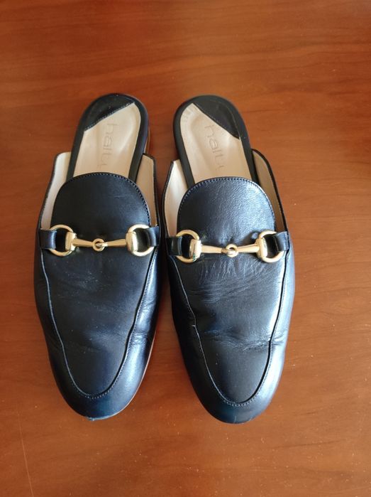 Mules/Chinelos em pele