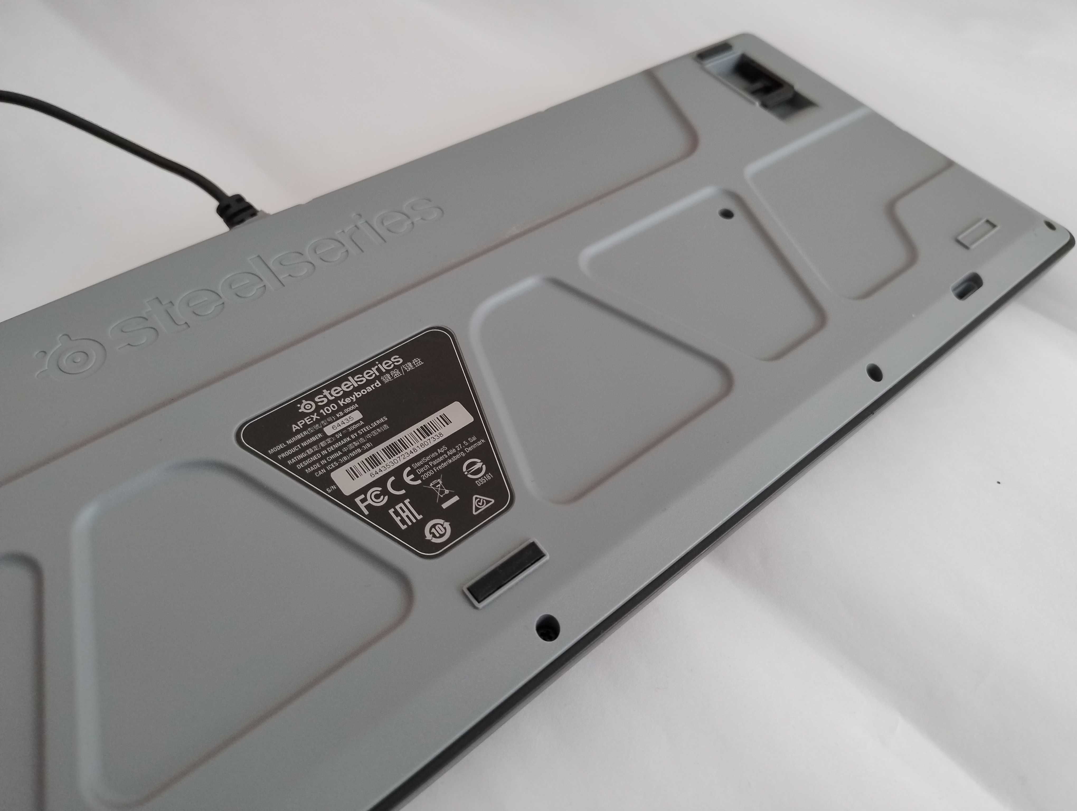 Klawiatura przewodowa SteelSeries Apex 100