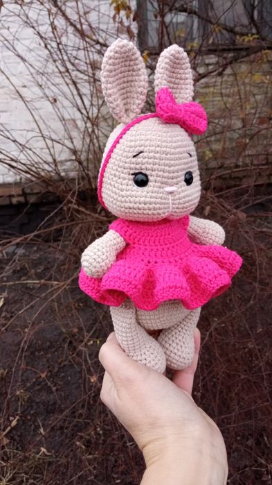 Зайка, погремушка, МЕДУЗА, брязкальцезайчик крючком ,вязаная игрушка к