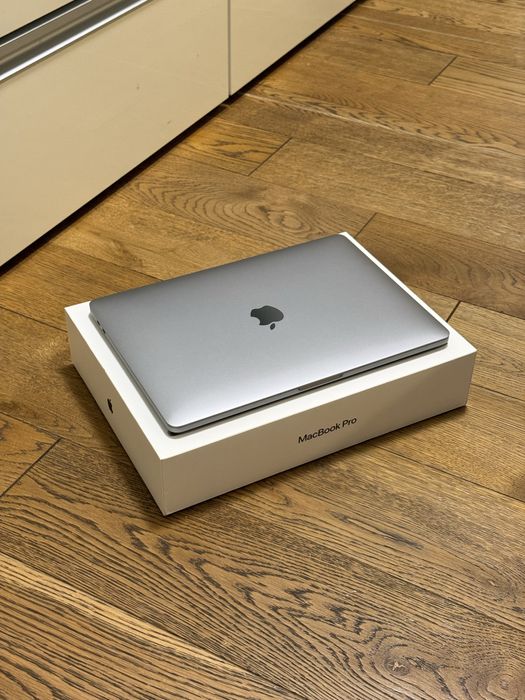 MacBook Pro M1 256GB