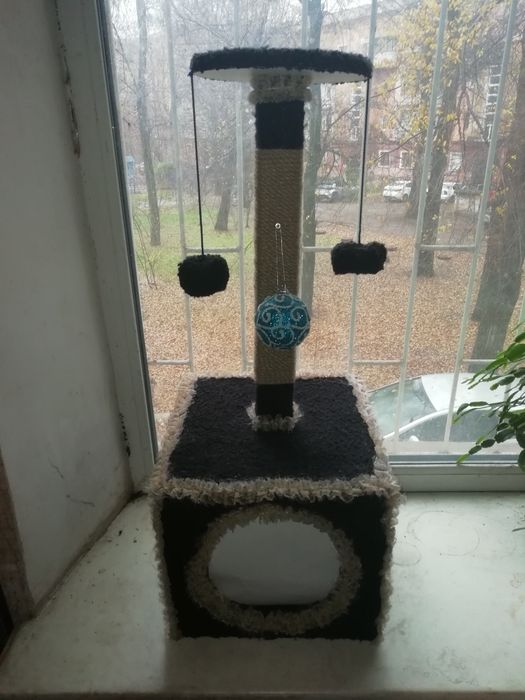 Когтеточка с домиком НОВАЯ