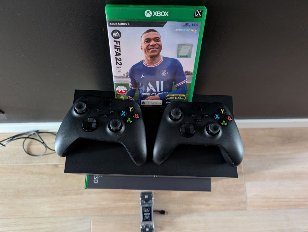 Xbox Series X 1tb + 2x pad + gra