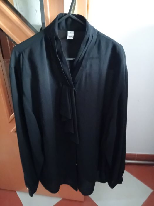 Camisa de senhora de cor preta tamanho 46