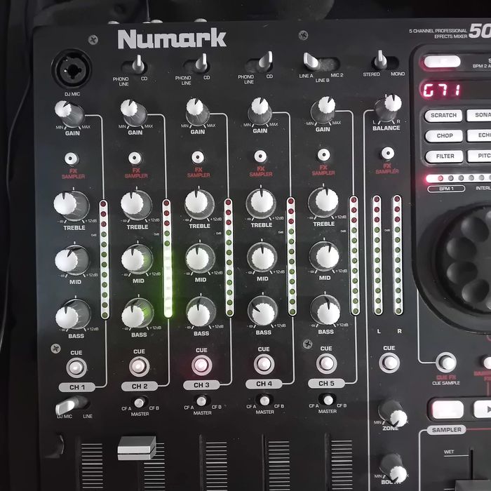 Mesa de Mistura Numark 5000 FX