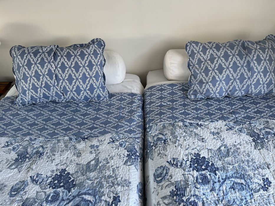 Conjunto 2 colchas e 4 fronhas reversiveis