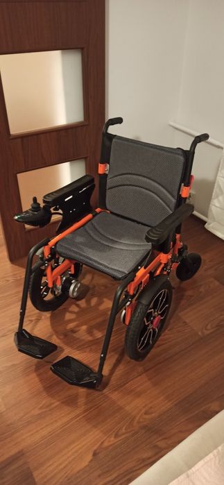 Wózek inwalidzki elektryczny Nowy napęd na przednie koła
