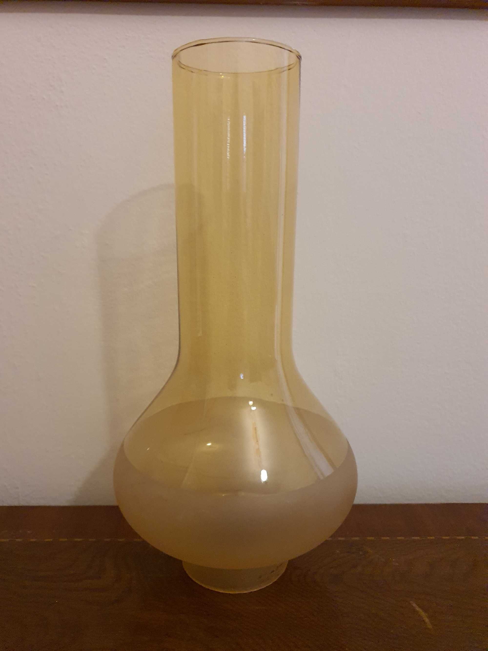 Klosz szklany do lampy.