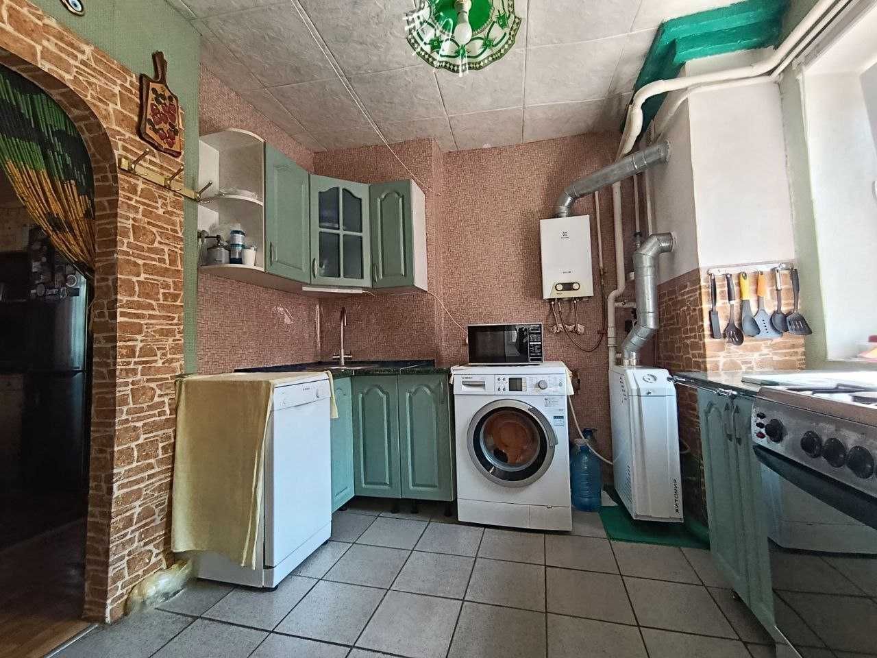 Продаж будинку в районі к-ру "Мир", по вул. Різдвяна
