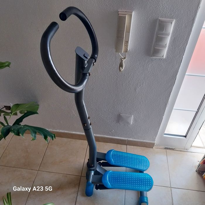 Aparelho para treinar pernas