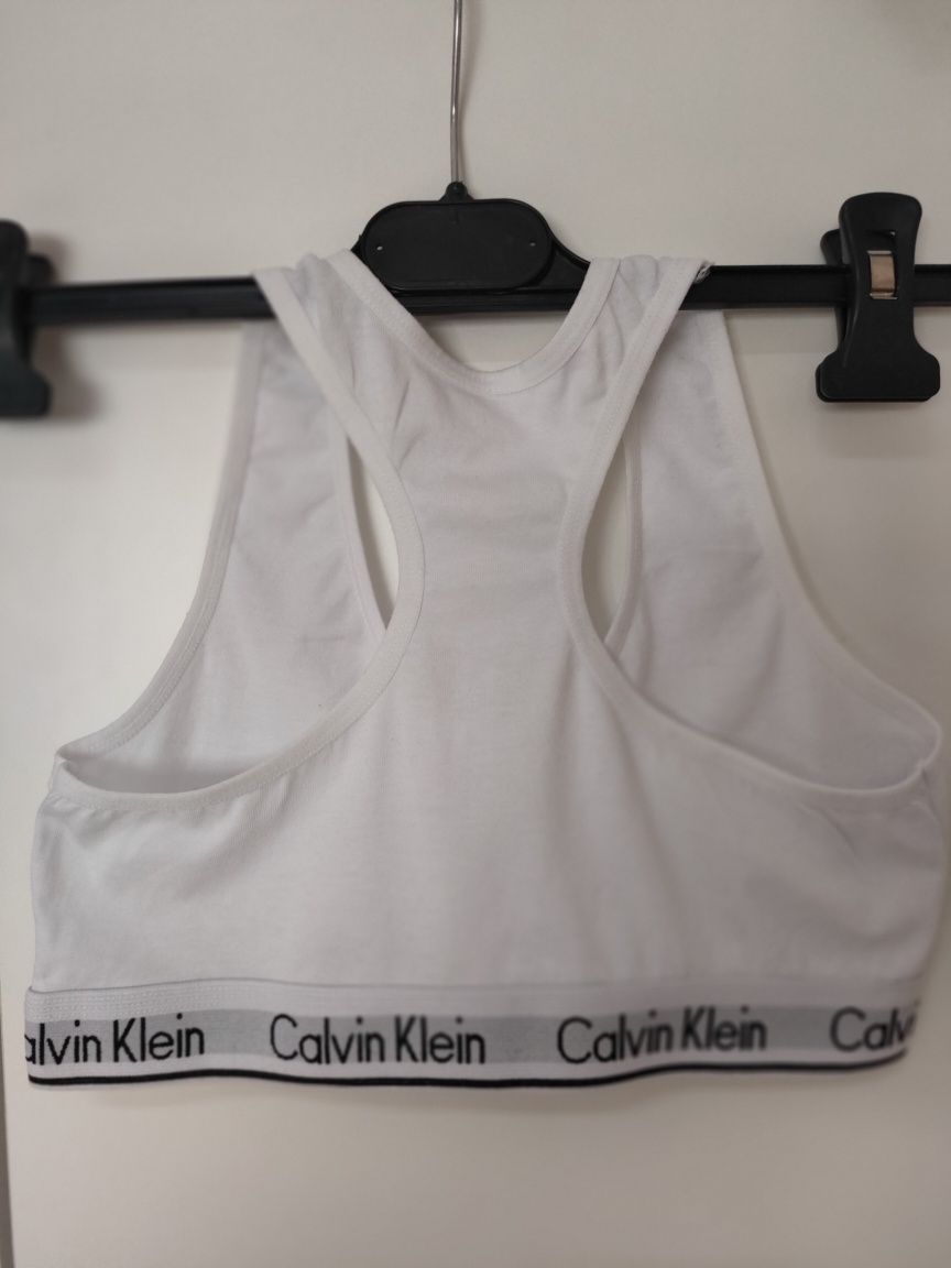 Top młodzieżowy Calvin Klein