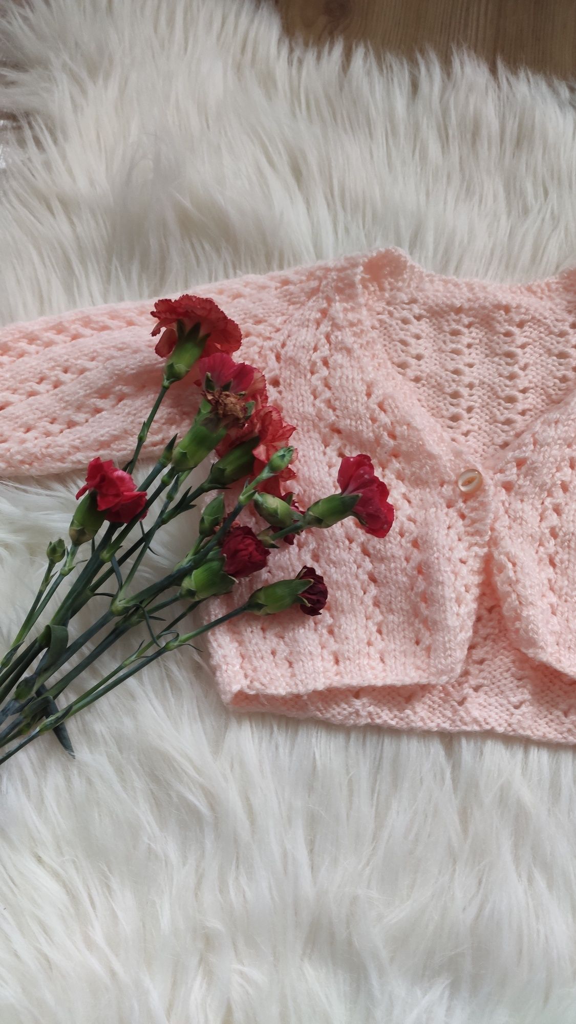 Dziergany sweterek dla dziewczynki, handmade