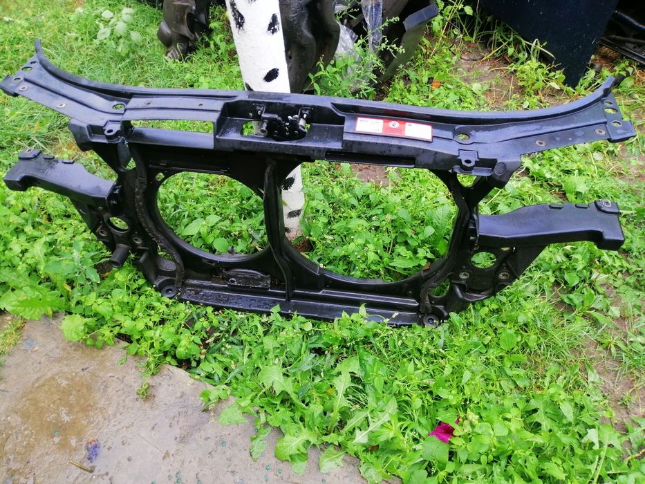 Продам кронштейны бампера клыки на ауди а6с5 и а4б6