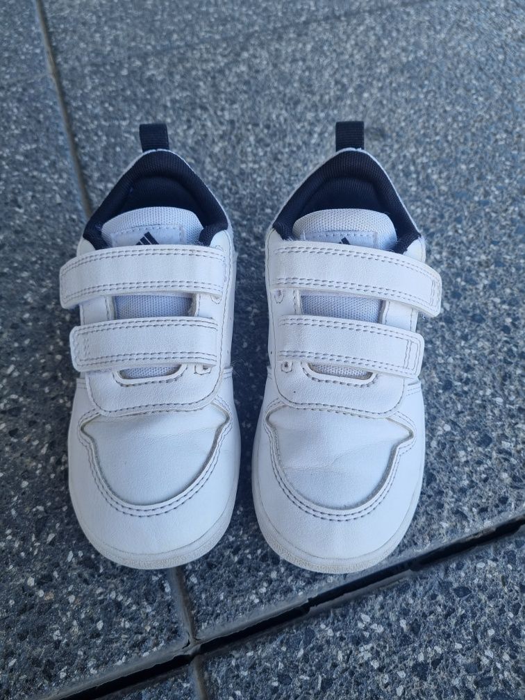 Buty Adidas 26 chłopięce