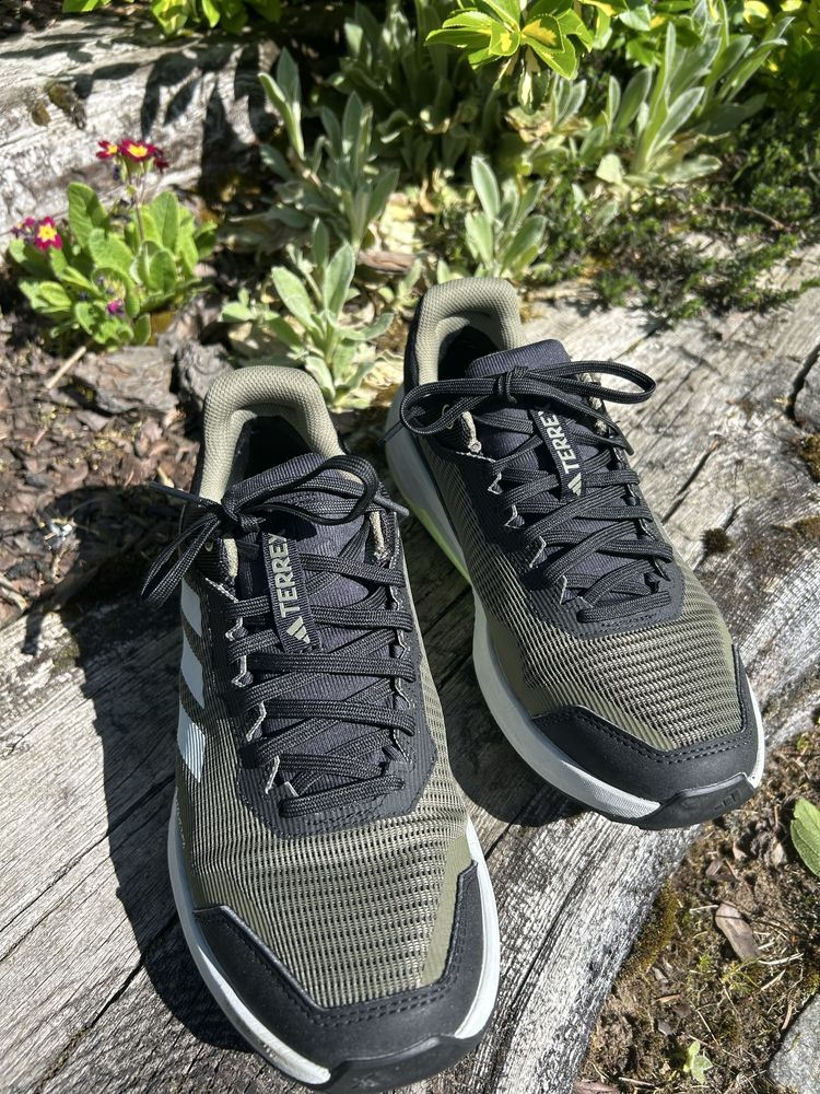Buty Adidas Terrex r. 42