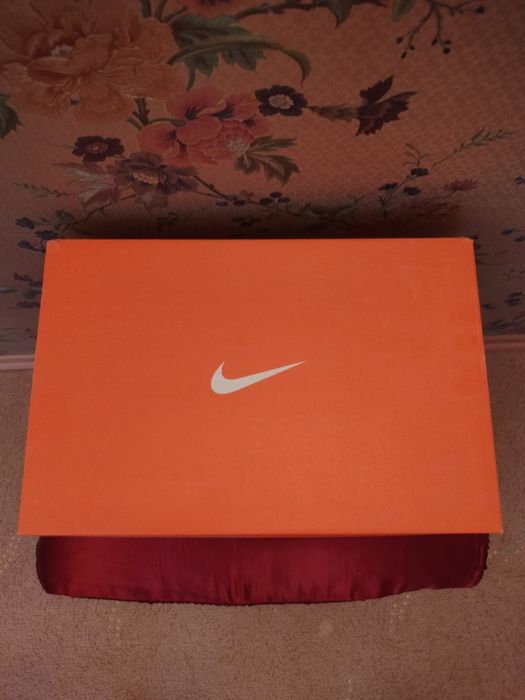 Продам шлёпанцы Nike