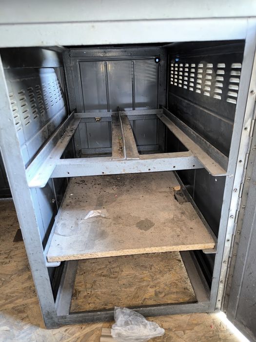 Продам стіл слюсарний