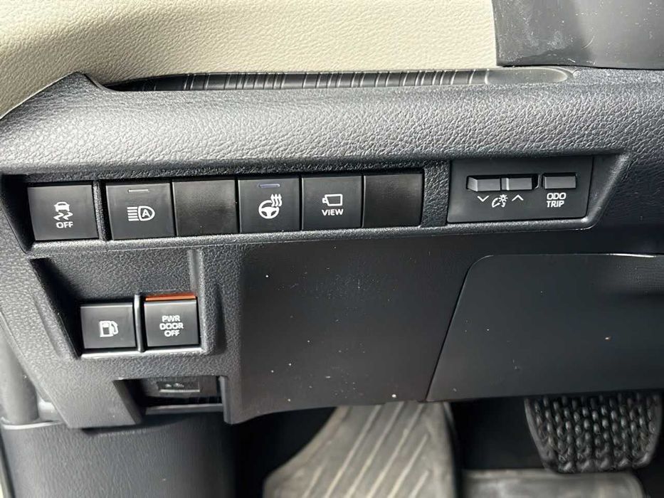 2023 Toyota Sienna Platinum 7-Passenger