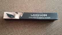 Eyeliner ze stemplem w kształcie trójkąta  2w1