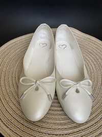 Balerinki ślubne kolor Ivory Catwalk rozmiar 40