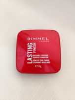 Podkład w kompakcie Rimmel lasting finish