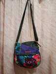 Desigual сумка через плече з квітковим мотивом