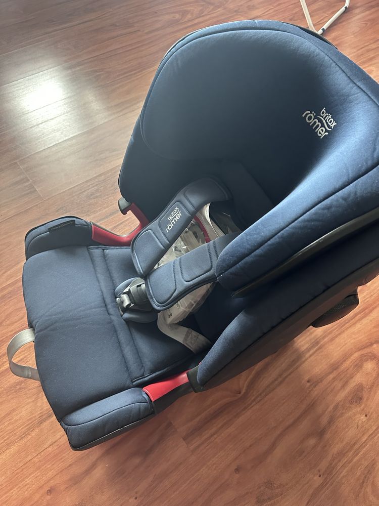 Автокрісло Britax Romer ADVANSAFIX IV R (від 9 міс до 12 років)