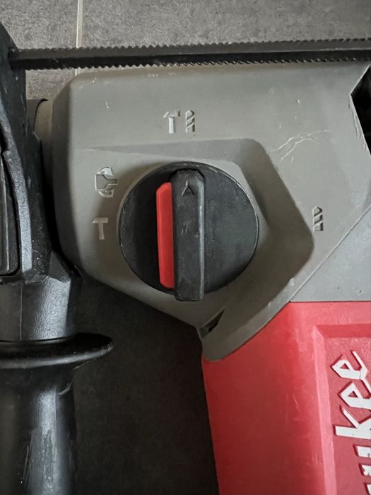 Безщітковий Акум.перфоратор Milwaukee M18 FHX