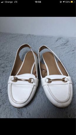 Białe eleganckie buty mokasyny 38