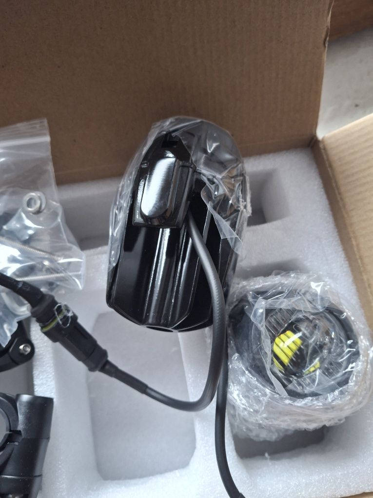 Halogeny motocyklowe led 12-24