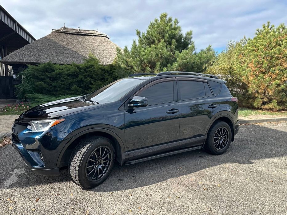 Продам Toyota RAV4 2017