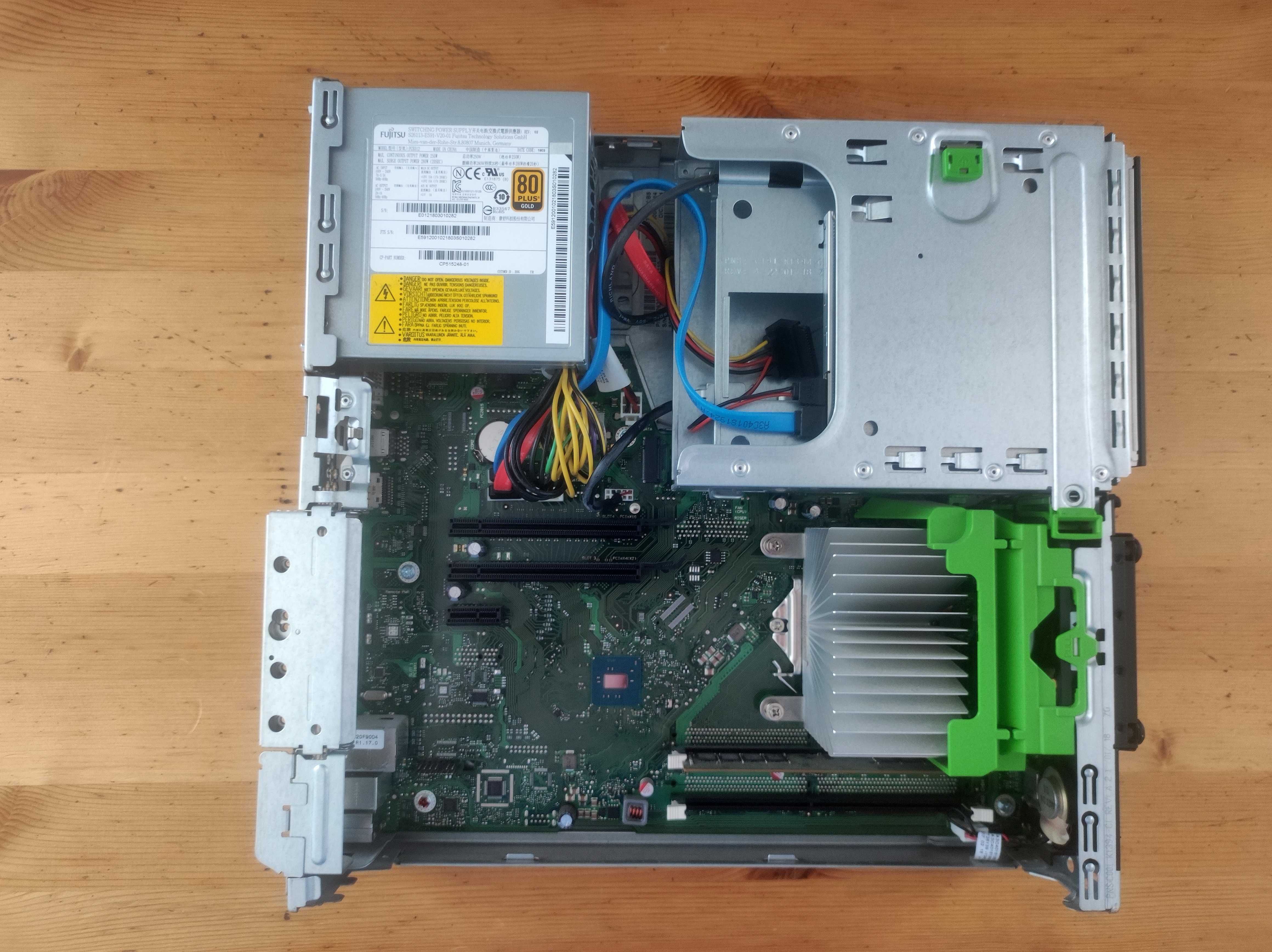 FUJITSU Esprimo D556 Intel Core i3-7100/8GB DDR4/256GB SSD/DVD/Win11