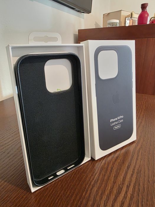 Capa em pele oficial Apple iPhone 14 pro *Nova