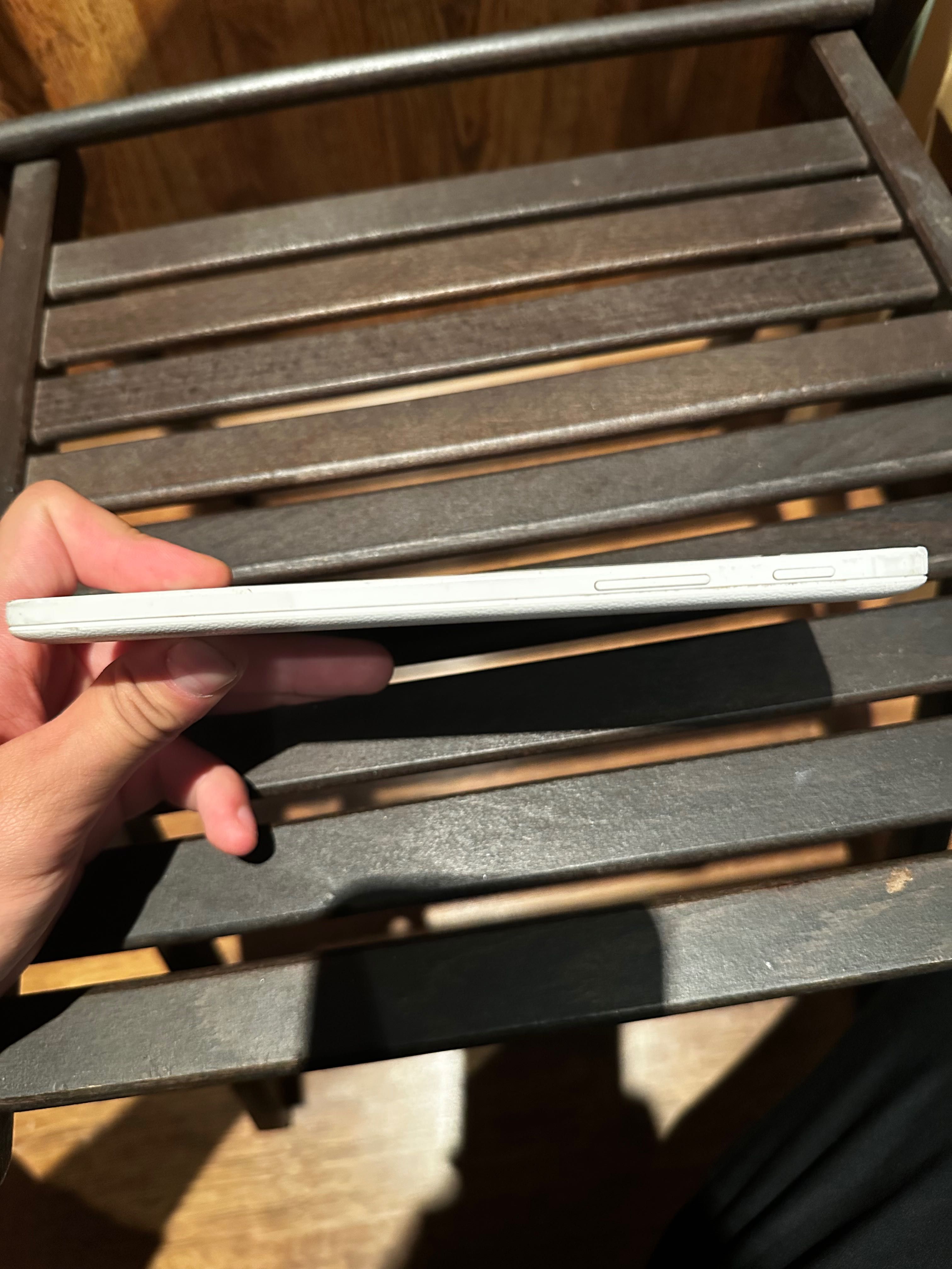 Продается Стариный Samsung Galaxy Tab 3 10.1