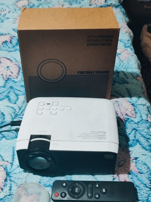 Продам недорого проектор1080p. Tora Dola Huh