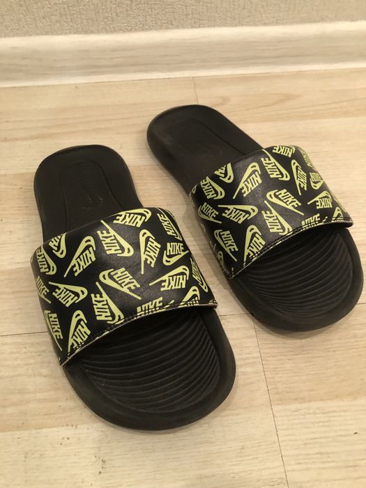 Мужские шлепанцы Nike