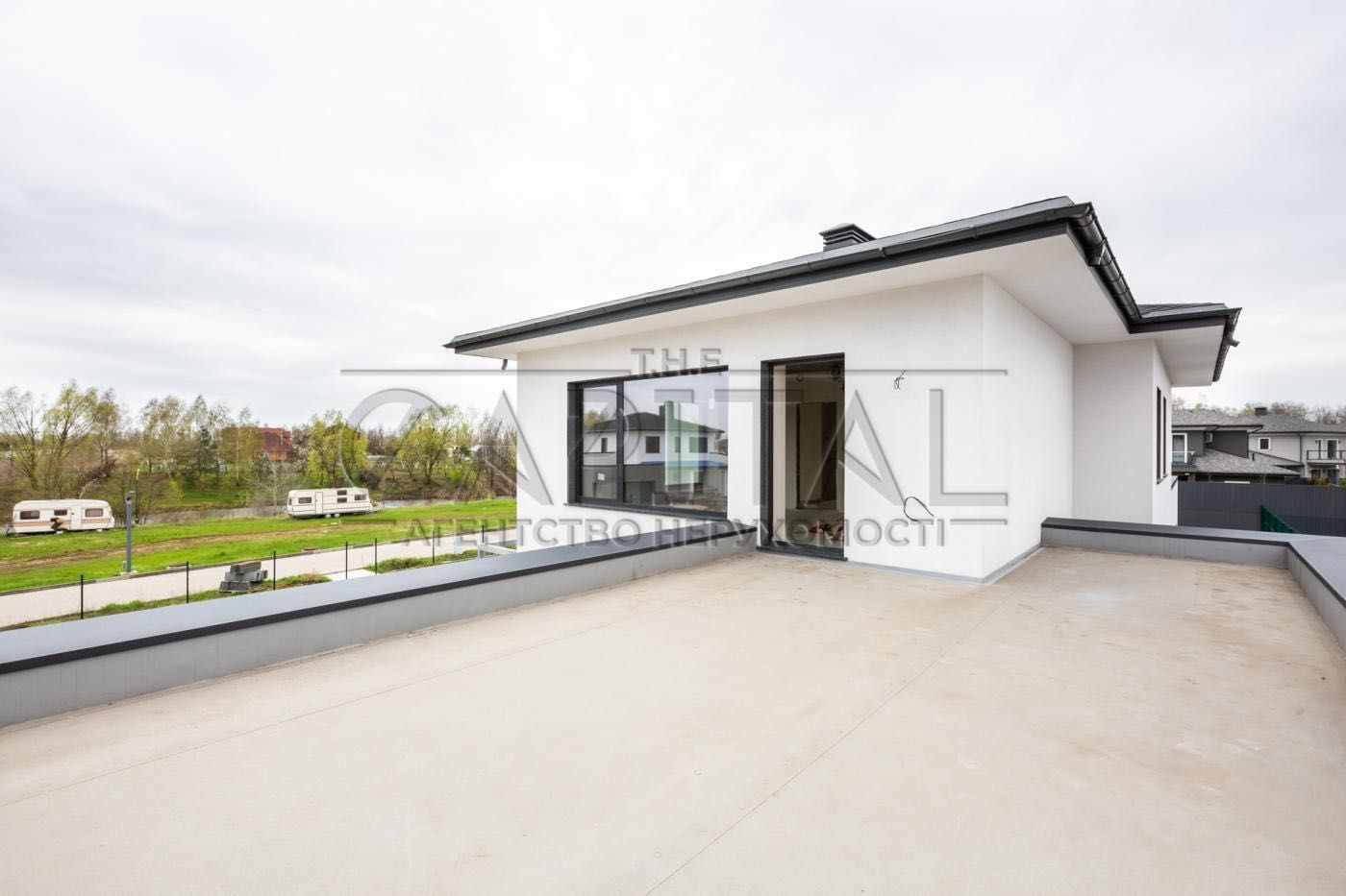 Продается современный дом 279м2 в современном КГ в с.Крушинка!