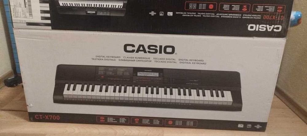 Синтезатор Casio CT-X700 + Навушники Knowledge Zenith