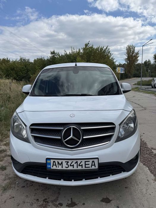 Мерседес  сітан дизель